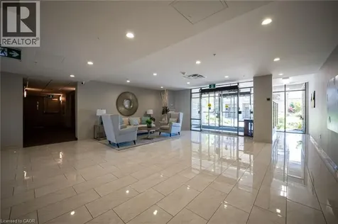 35 Southshore Crescent Hamilton ON L8E 0J2