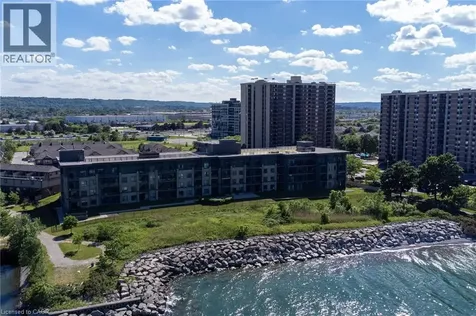 35 Southshore Crescent Hamilton ON L8E 0J2