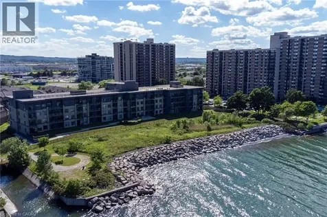 35 Southshore Crescent Hamilton ON L8E 0J2