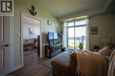 35 Southshore Crescent Hamilton ON L8E 0J2