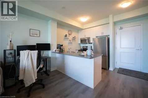 35 Southshore Crescent Hamilton ON L8E 0J2