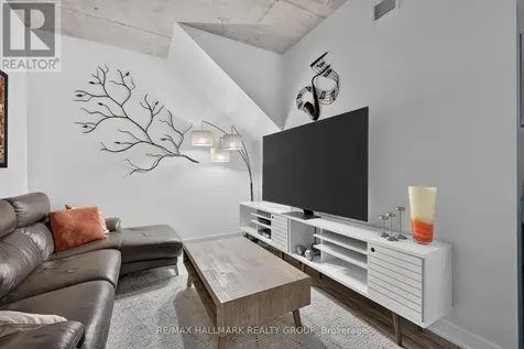 353 Mcleod Street Ottawa ON K2P 1A2