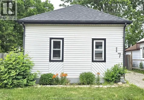 17 Taylor Avenue Chatham ON N7L 2T4