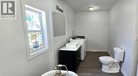 17 Taylor Avenue Chatham ON N7L 2T4