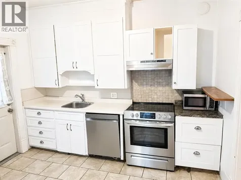 366 Cromwell Street Sarnia ON N7T 3Y8