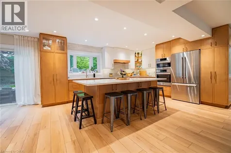 2393 Arnold Crescent Burlington ON L7P 4J2
