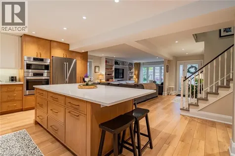 2393 Arnold Crescent Burlington ON L7P 4J2