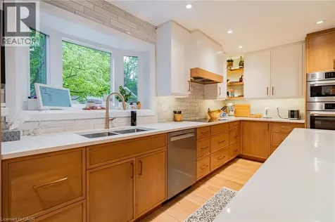 2393 Arnold Crescent Burlington ON L7P 4J2