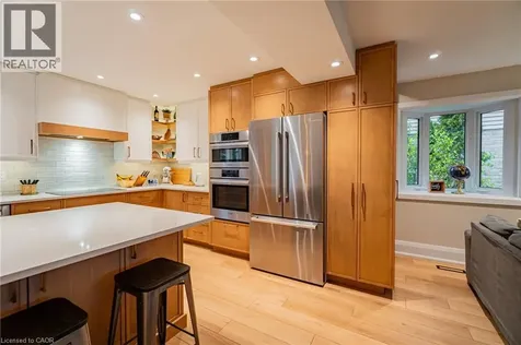 2393 Arnold Crescent Burlington ON L7P 4J2