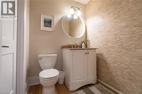 2393 Arnold Crescent Burlington ON L7P 4J2