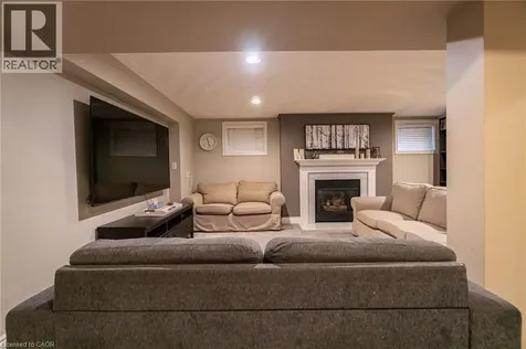 2393 Arnold Crescent Burlington ON L7P 4J2