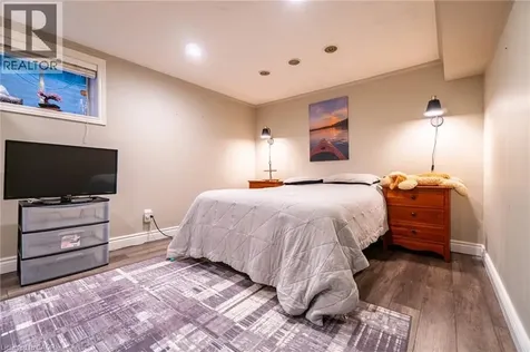2393 Arnold Crescent Burlington ON L7P 4J2