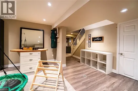 2393 Arnold Crescent Burlington ON L7P 4J2