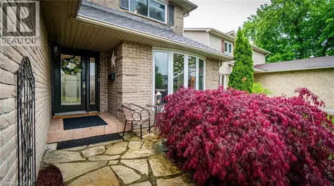 2393 Arnold Crescent Burlington ON L7P 4J2