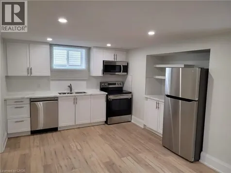 38 Rendell Boulevard Hamilton ON L8T 3P3