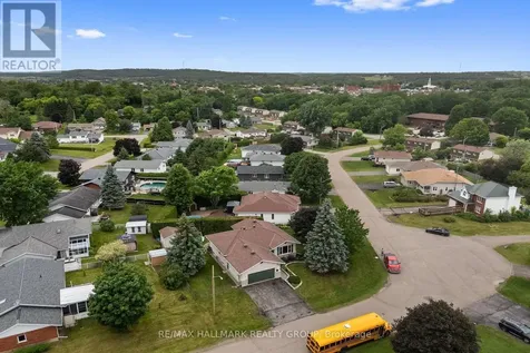 236 Vanier Crescent Renfrew ON K7V 4M9