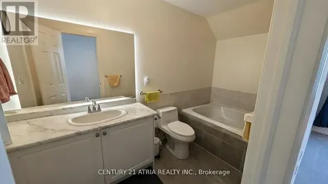 8 Mcalister Avenue Richmond Hill ON L4S 0L3
