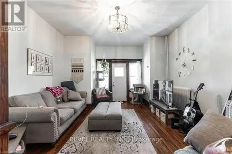 25 West Avenue South Hamilton (stinson) ON L8N 2S2