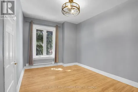 205 Flora Street Ottawa ON K1R 5R6