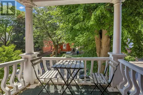 205 Flora Street Ottawa ON K1R 5R6