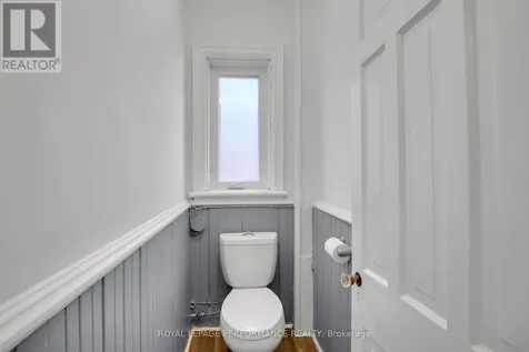 205 Flora Street Ottawa ON K1R 5R6