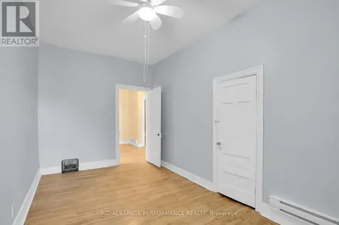 205 Flora Street Ottawa ON K1R 5R6