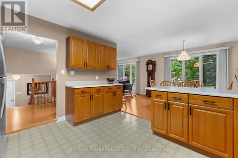 44 Ravenwood Crescent Petawawa ON K8H 3N1