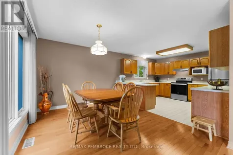 44 Ravenwood Crescent Petawawa ON K8H 3N1