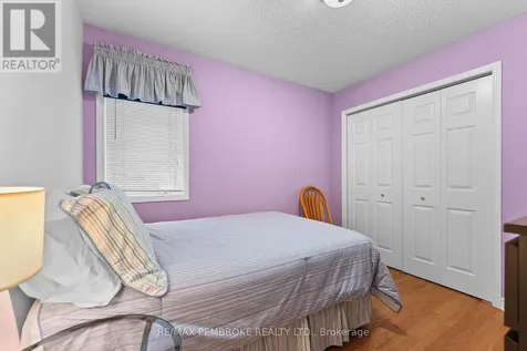 44 Ravenwood Crescent Petawawa ON K8H 3N1