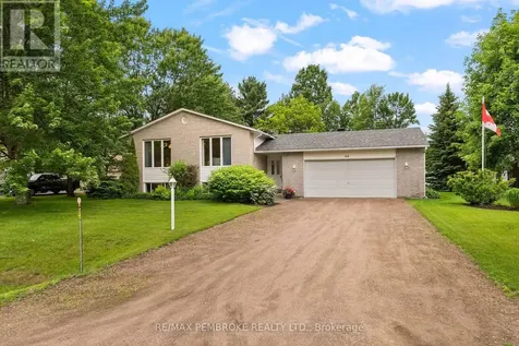 44 Ravenwood Crescent Petawawa ON K8H 3N1