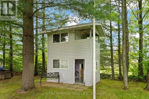 44 Ravenwood Crescent Petawawa ON K8H 3N1