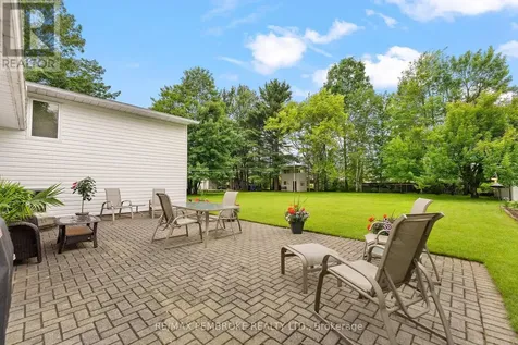 44 Ravenwood Crescent Petawawa ON K8H 3N1