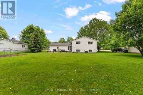 44 Ravenwood Crescent Petawawa ON K8H 3N1