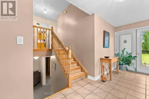 44 Ravenwood Crescent Petawawa ON K8H 3N1