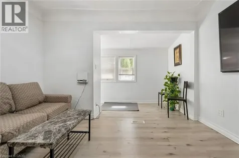 43 Whitfield Avenue Hamilton ON L8L 4B5