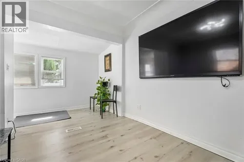 43 Whitfield Avenue Hamilton ON L8L 4B5