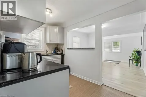 43 Whitfield Avenue Hamilton ON L8L 4B5