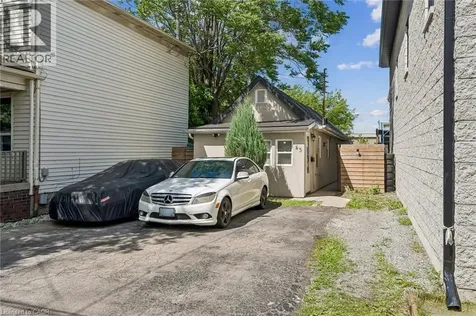 43 Whitfield Avenue Hamilton ON L8L 4B5