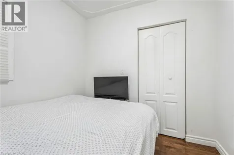 43 Whitfield Avenue Hamilton ON L8L 4B5