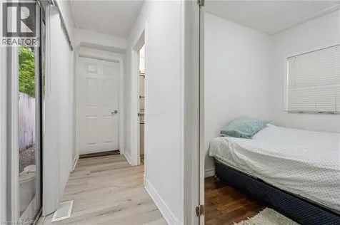 43 Whitfield Avenue Hamilton ON L8L 4B5
