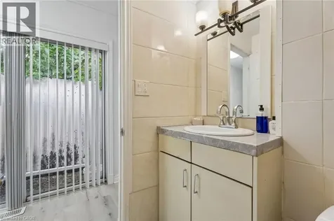 43 Whitfield Avenue Hamilton ON L8L 4B5