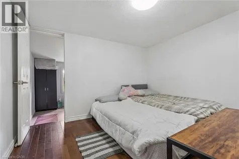 43 Whitfield Avenue Hamilton ON L8L 4B5