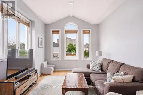 1542 Tonilee Drive Ottawa ON K1J 1C1