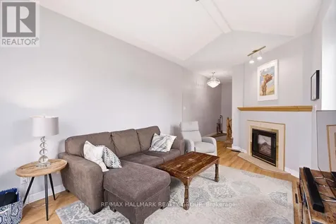 1542 Tonilee Drive Ottawa ON K1J 1C1