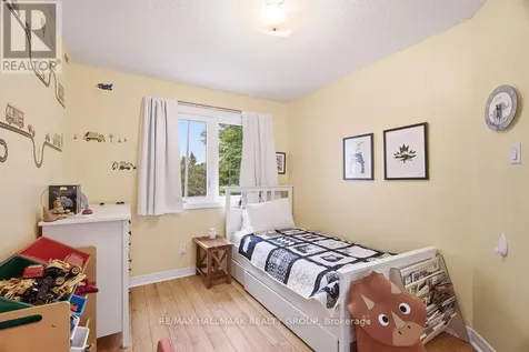 1542 Tonilee Drive Ottawa ON K1J 1C1