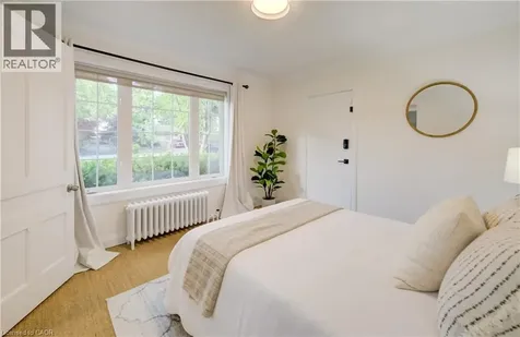 560 Blythwood Road North York ON M4N 1B5