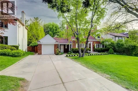 560 Blythwood Road North York ON M4N 1B5