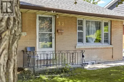 32 Close Avenue Cambridge ON N1R 2R6