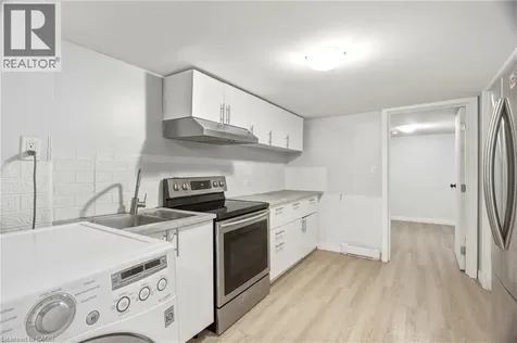 32 Close Avenue Cambridge ON N1R 2R6