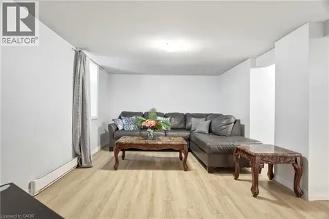 32 Close Avenue Cambridge ON N1R 2R6